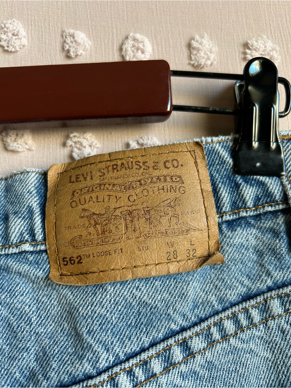Levi’s Vintage Women’s Orange Tab 562 Student Loose Fit Sz 28x32 Light Wash - Picture 5 of 6